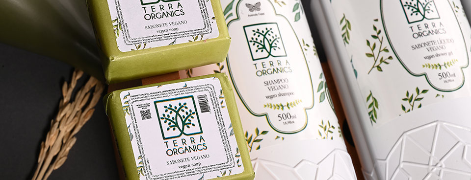 Avaliação online positiva de um hotel destacando a qualidade dos amenities.